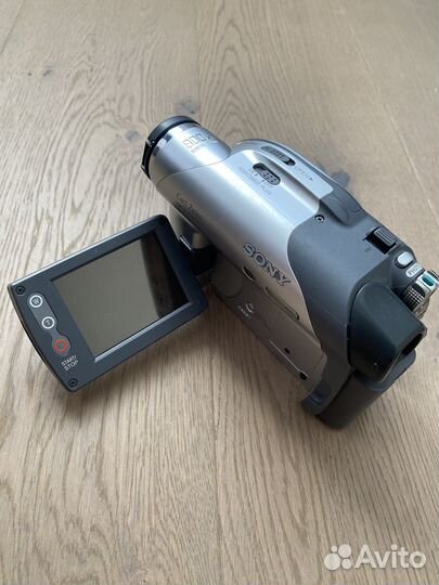 Видеокамера sony DCR-DVD 105Е