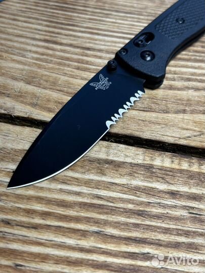 Нож Benchmade Bugout 535 серрейтор