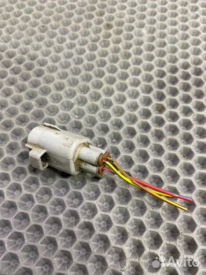 Б/У Фишка датчика скорости (разъем ) Toyota Lite