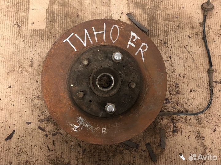 Nissan almera tino кулак поворотный