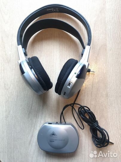 Беспроводные наушники Thompson WHP 265