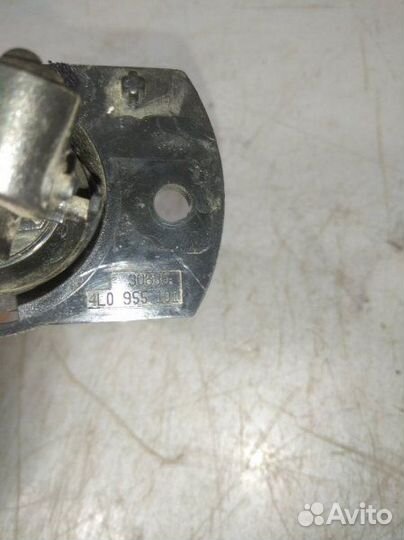 Форсунка омывателя передняя левая Audi Q7