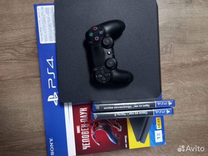 Sony playstation 4 slim 1TB Black