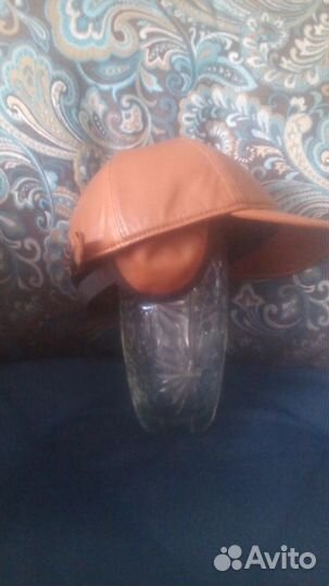 Кепка женская, натуральная кожа