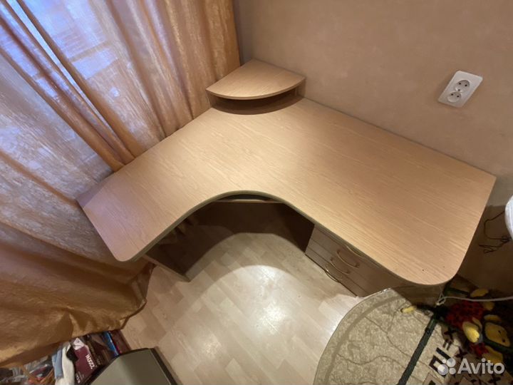 Компьютерный стол