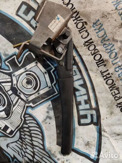 Ручник Peugeot 307