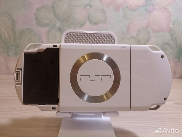 Sony PSP 2008 прошитая + много игр