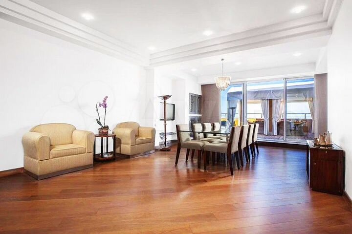 3-к. квартира, 135 м², 15/15 эт.