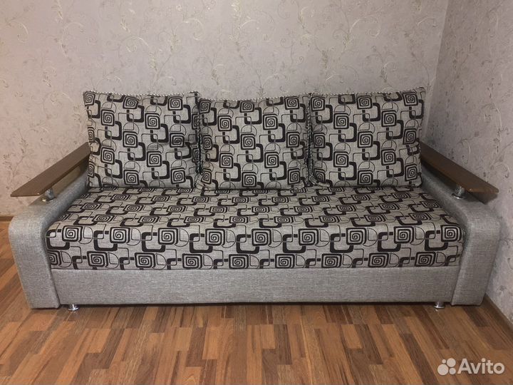 Диван