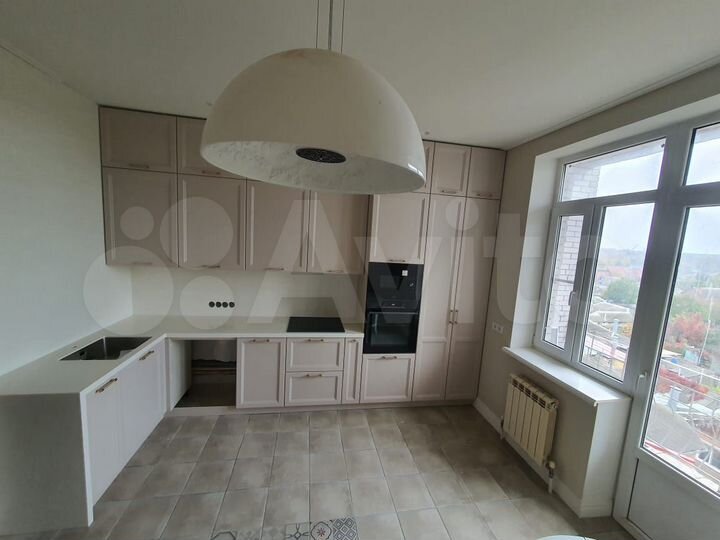 2-к. квартира, 77 м², 5/5 эт.