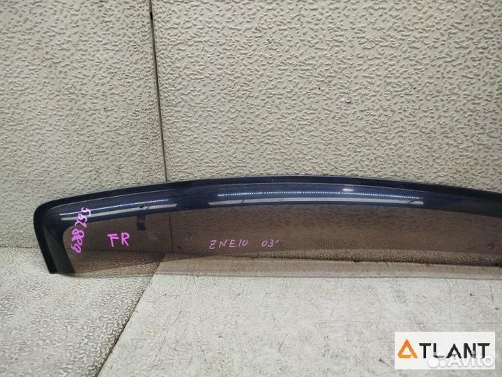 Ветровик передний правый toyota wish