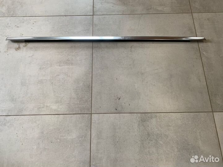 Молдинг стекла задний левый Mercedes-Benz S-Class