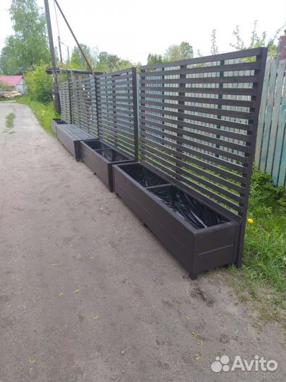 Ящик для цветов с перголой