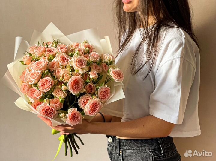 Букет из кустовых роз