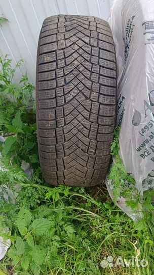 Pirelli Winter Ice Zero 285/60 R18 116T