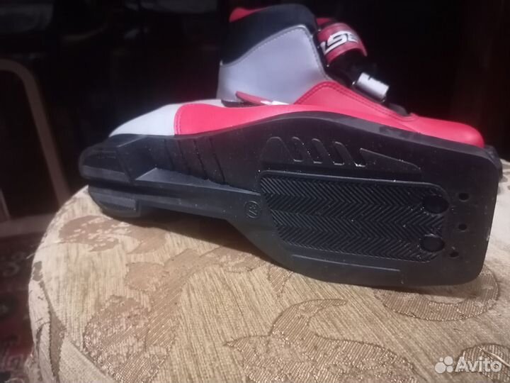 Лыжные ботинки trek 37 размер