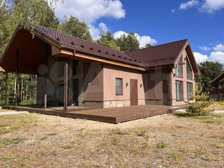 Коттедж 241,8 м² на участке 13,5 сот.