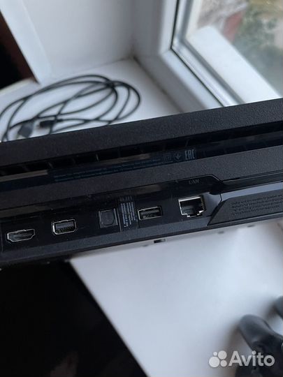 Sony playstation PS 4 pro CUH-7108B