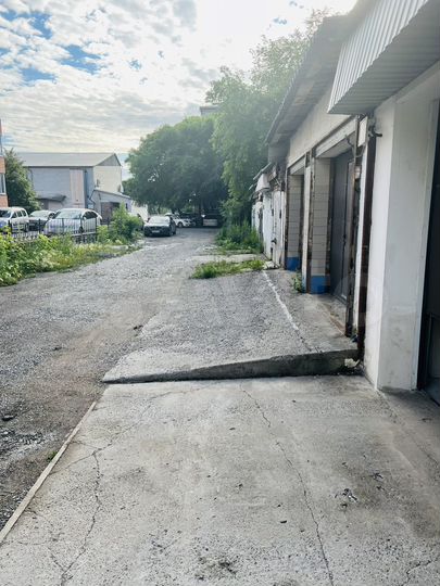 Гараж, > 30 м²