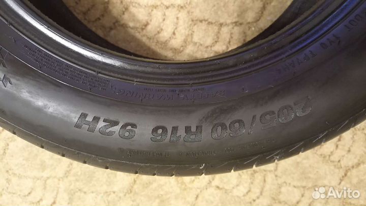 Kumho Ecsta HS51 205/60 R16