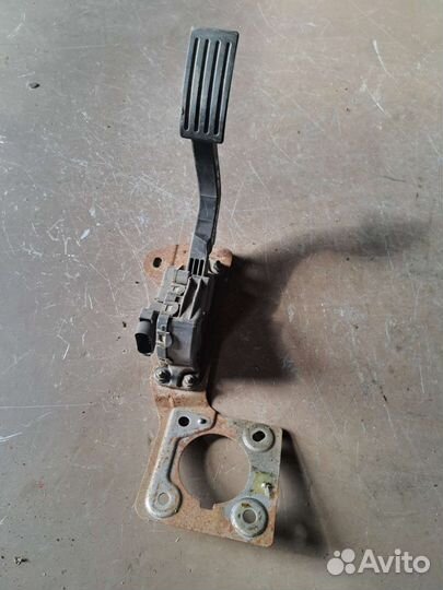 Педаль газа Volvo S40