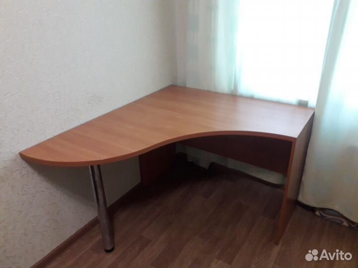 Компьютерный стол угловой