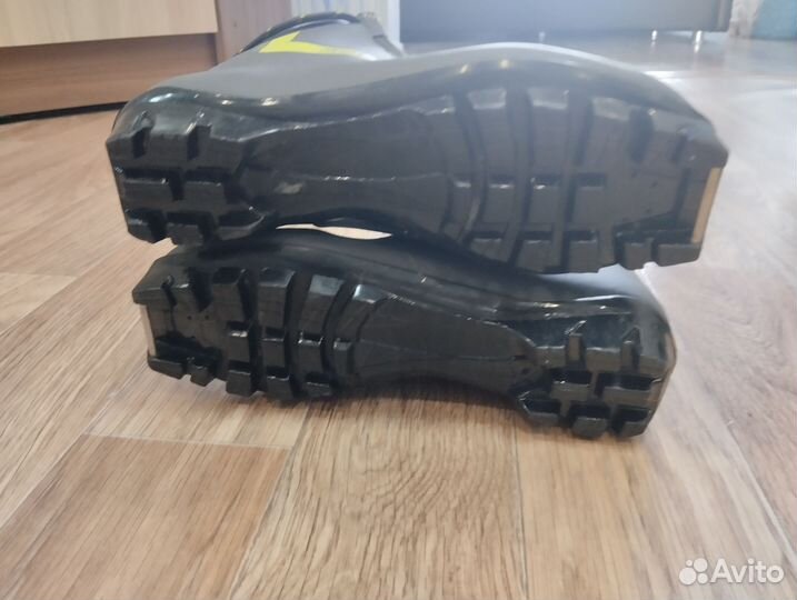 Лыжные ботинки 38 р