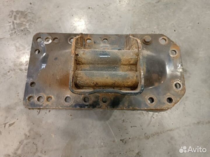 Кронштейн траверсы кпп Man Tgx