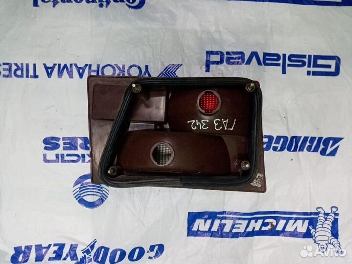 Фонарь задний внутри правый левый Волга 3110