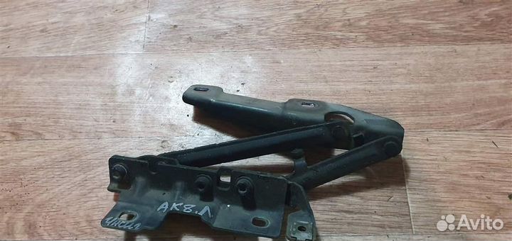 Петля капота левая Opel Insignia 2008-2017