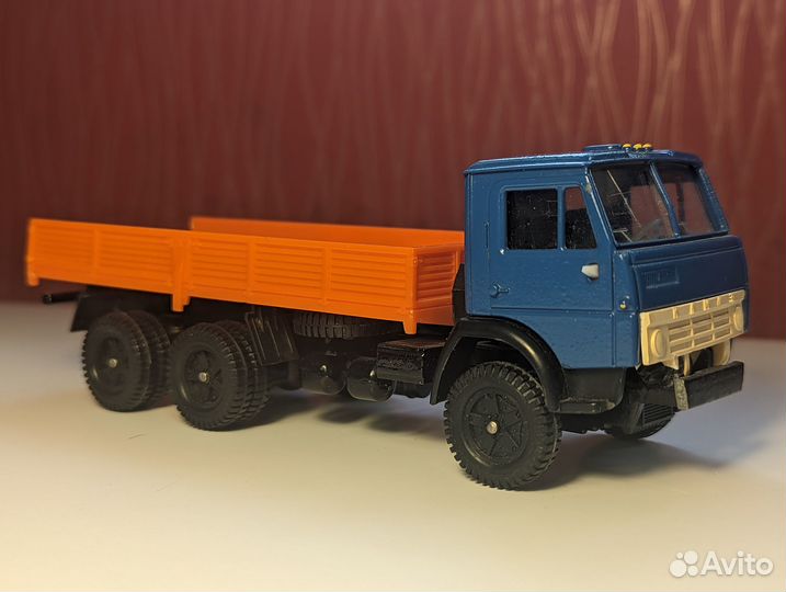 Модель автомобиля 1:43 СССР камаз