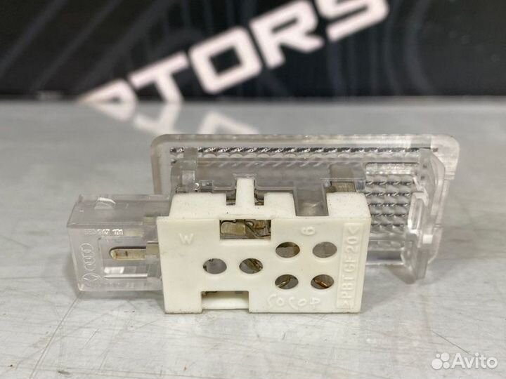 Плафон салона Audi A8 D3 BFM 2005