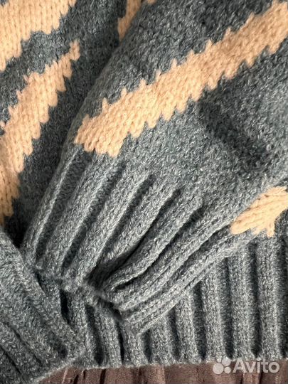 Свитер женский тёплый