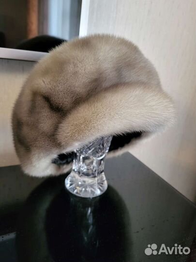 Берет женский норковый