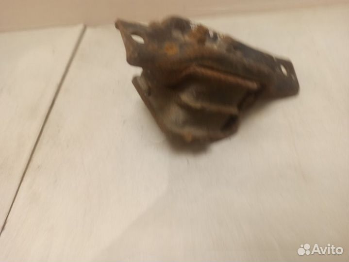 Опора двигателя Субару