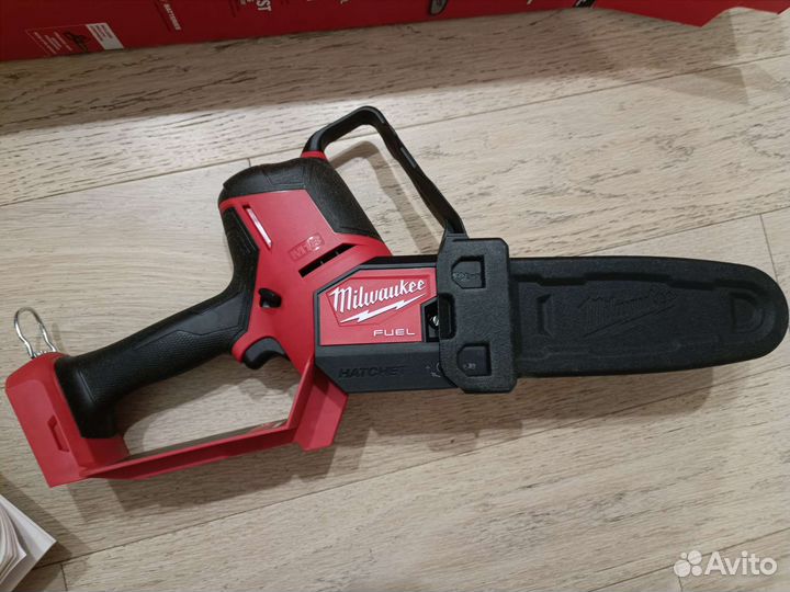 Цепная пила Milwaukee 3004-20 M18 fuel