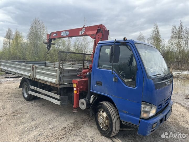 Isuzu NQR75 с КМУ, 2010