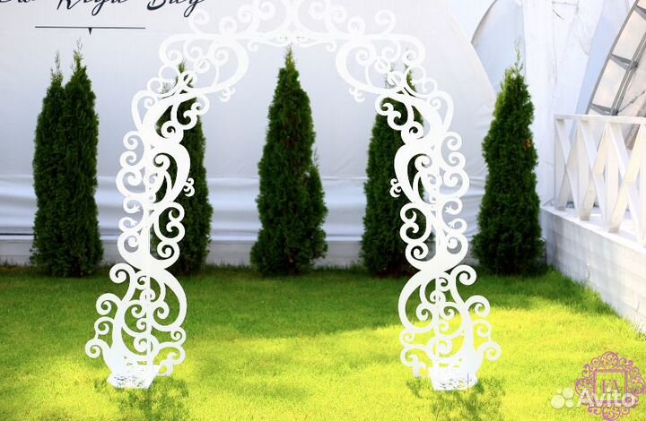 Резная белая арка (без декора) в аренду на свадьбу
