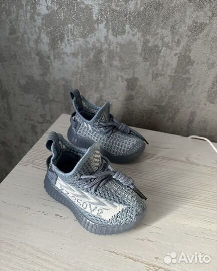 Кроссовки детские Adidas 22