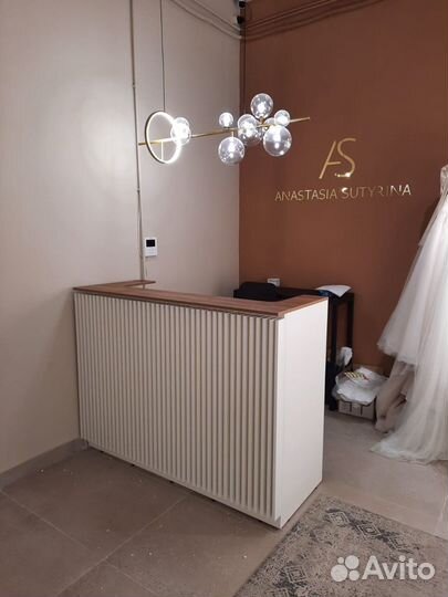 Стойка ресепшн