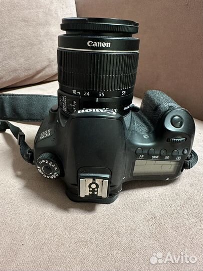 Зеркальный фотоаппарат Canon 60D