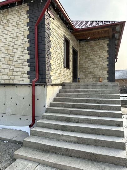 Дом 199 м² на участке 7 сот.