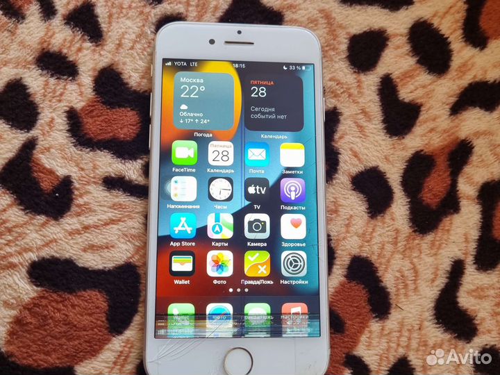 Телефон iPhone 8