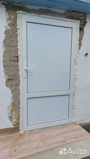 Дверь пластиковая