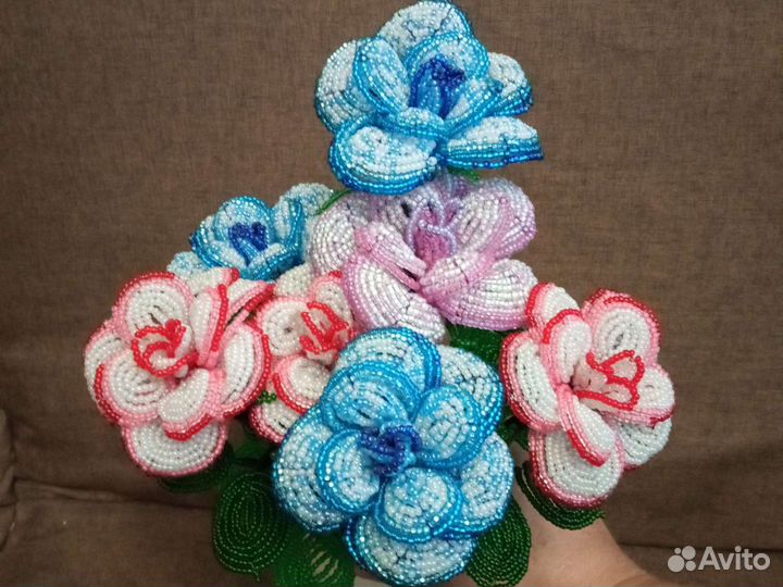 Цветы из бисера
