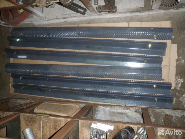 Бичи молотильного барабана NewHolland 84438640