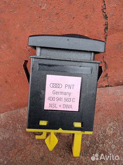 Кнопка противотуманки Audi A8 D2