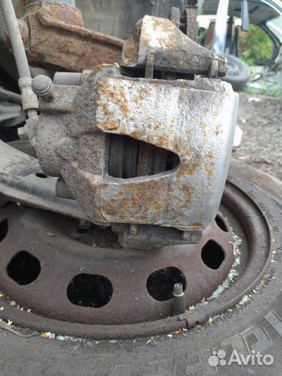 Суппорт передний левый Skoda Octavia A4 1.6 2011