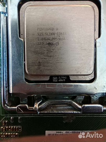 Материнская плата с процессором и памятью