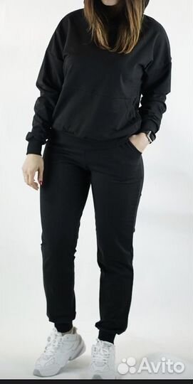 Спортивный костюм женский новый с биркой